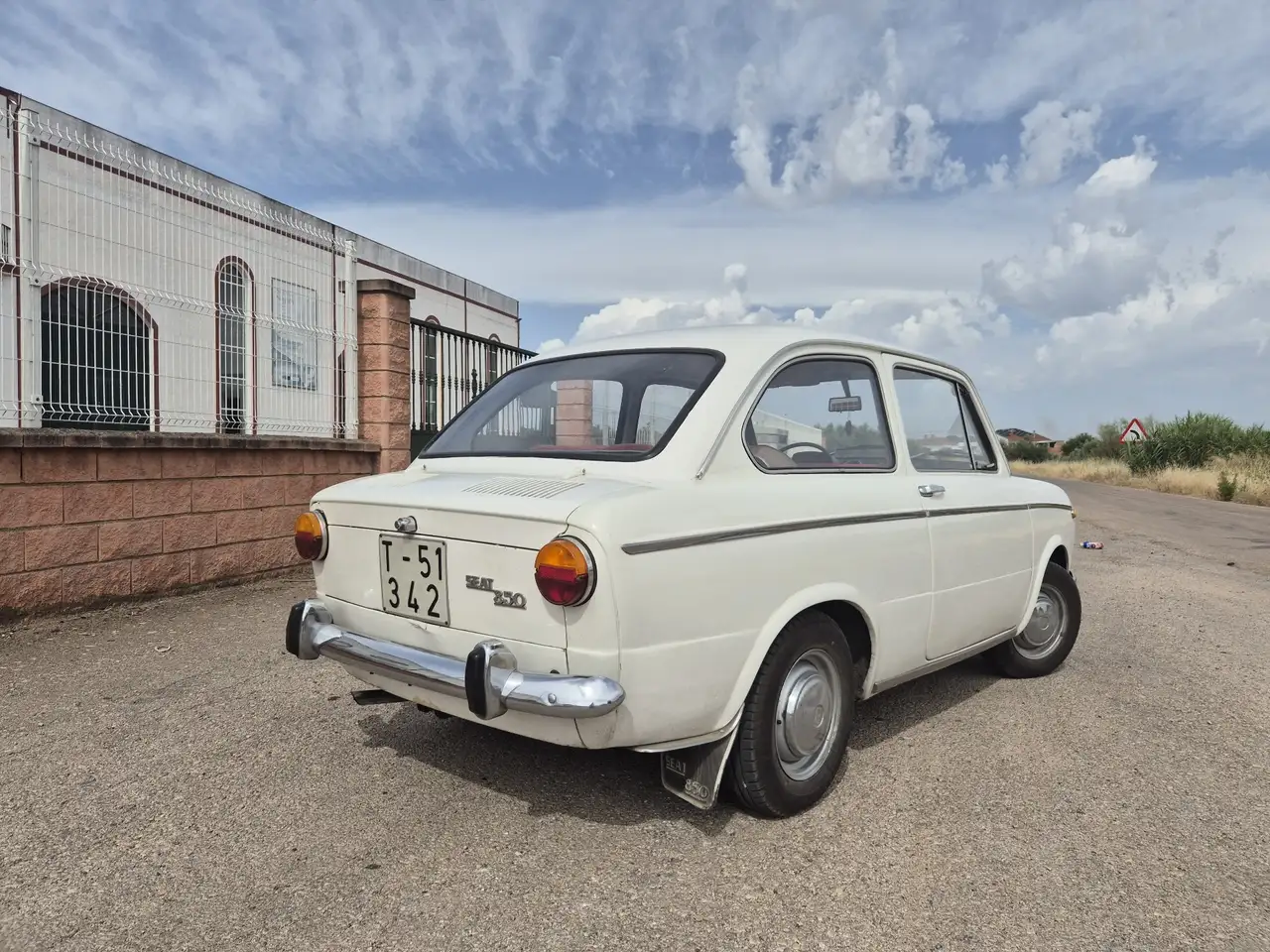 SEAT Seat 850N — photo 1 of 20
