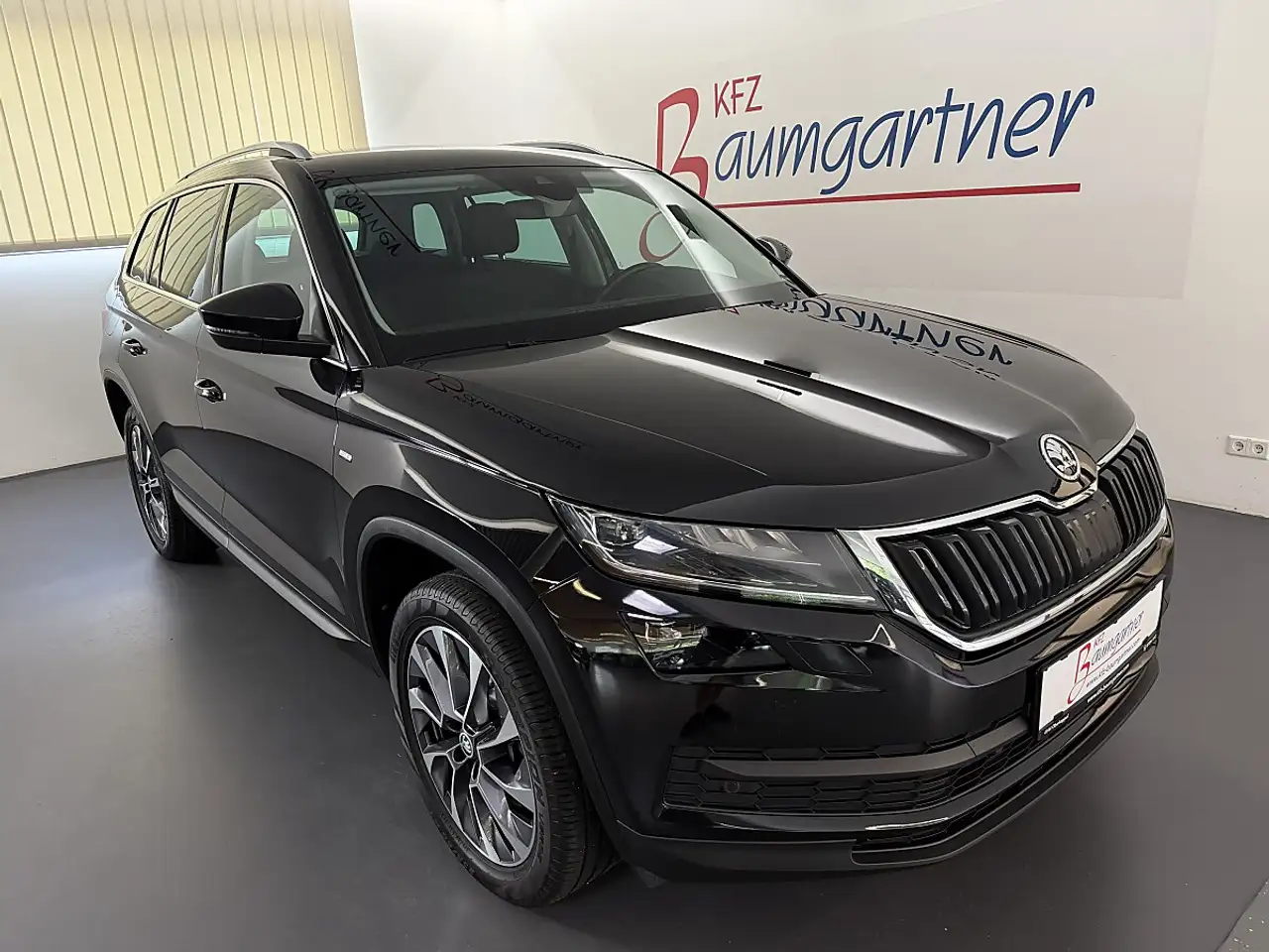 Skoda Kodiaq 2,0TDI DSG 4x4 *LED*NAVI*ACC*AHK*Sitzheizung vo... — photo 1 of 40