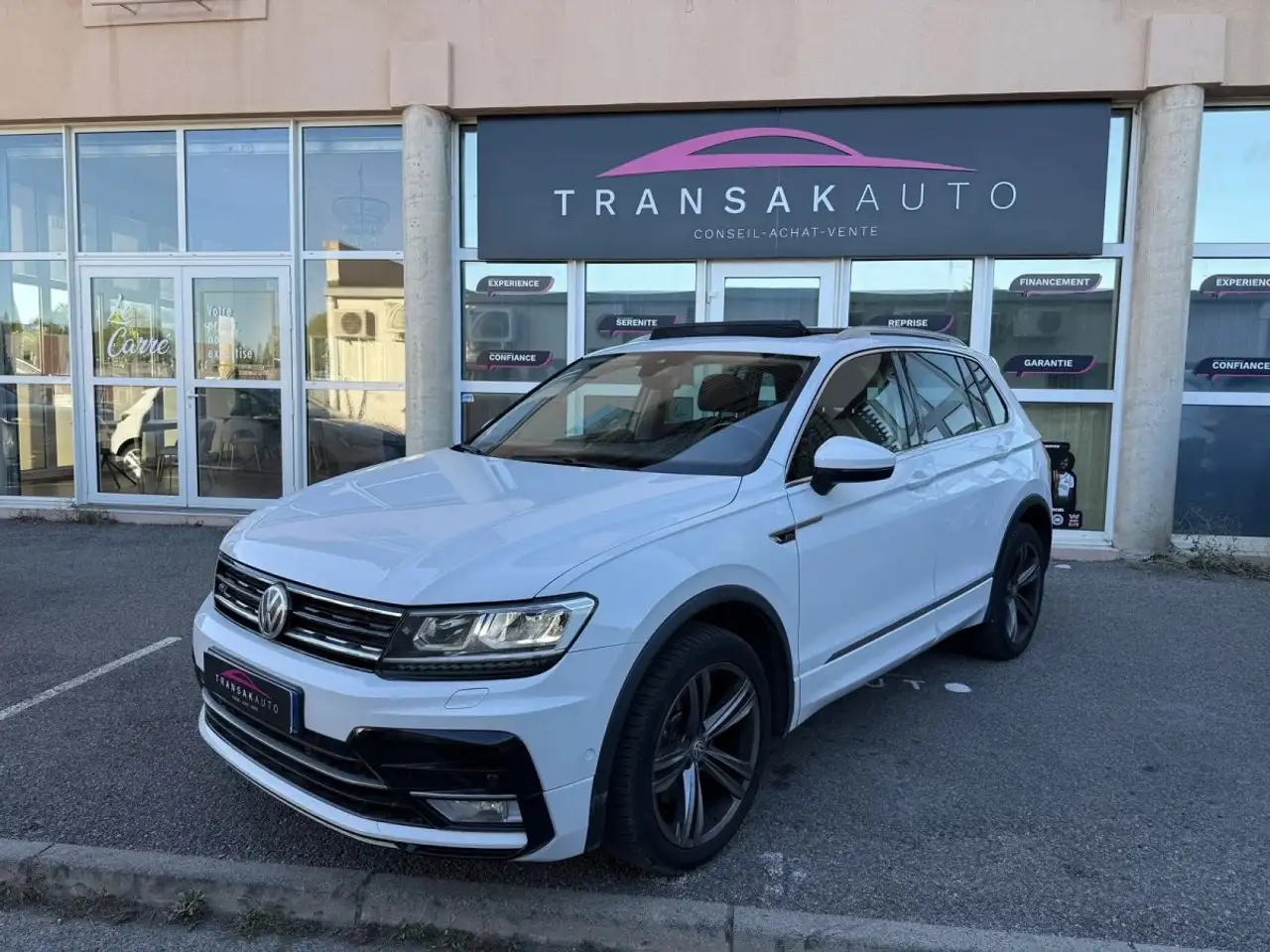 Volkswagen Tiguan II 2.0 TDi 16V 4Motion DSG7 190 cv R-line — photo 1 of 40