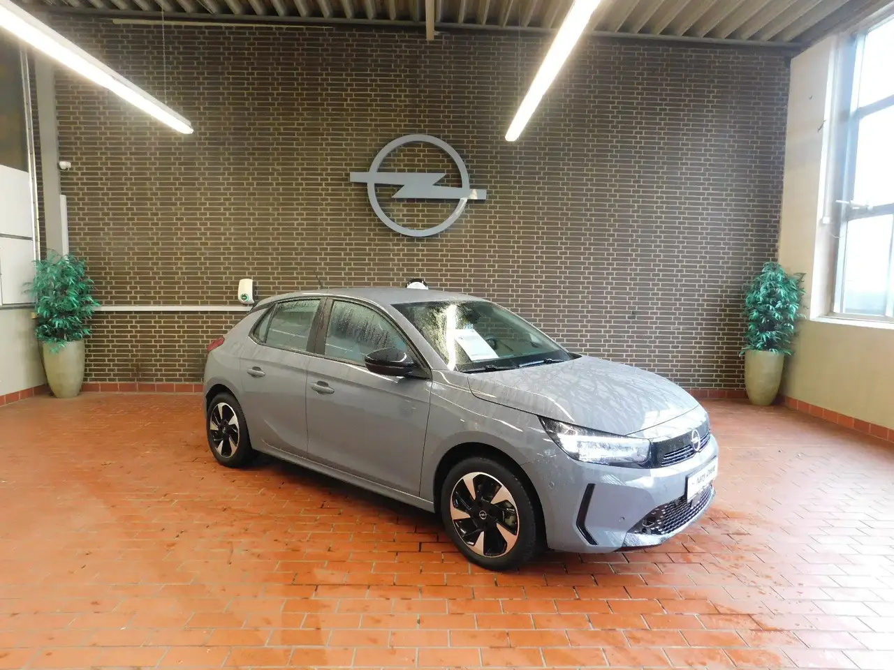 Opel Corsa F e Edition-Komfort P./Allw./Kamera — photo 1 of 15
