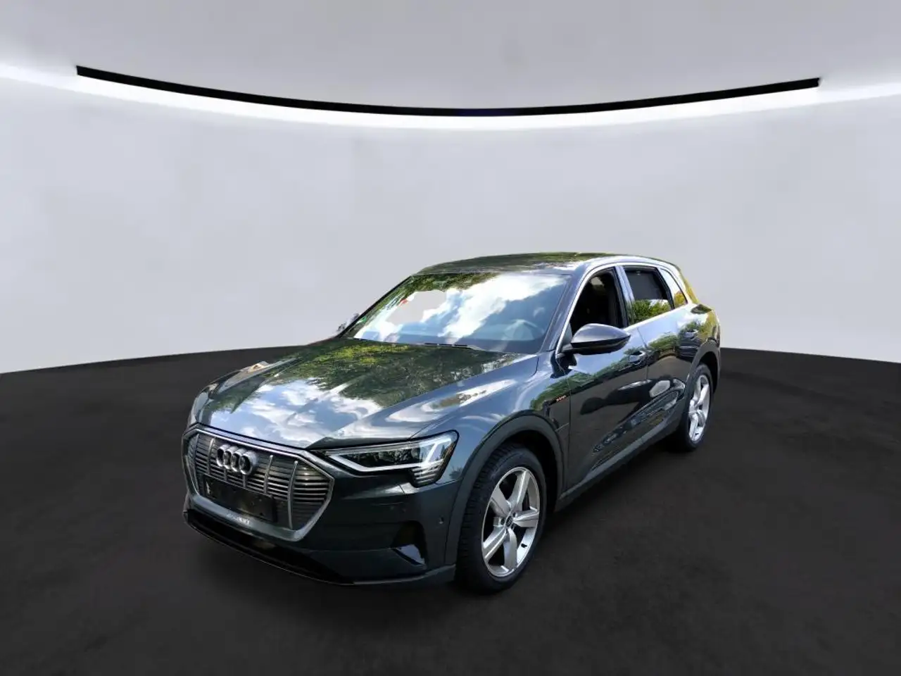 Audi e-tron 55 Q 20Z. MATRIX/ACC/HuD/BELÜFT/B&O/360° — photo 1 of 12