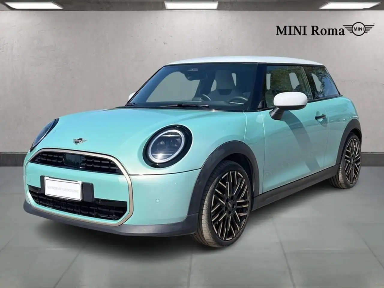MINI Cooper Mini 3p 1.5 C Favoured auto — photo 1 of 16