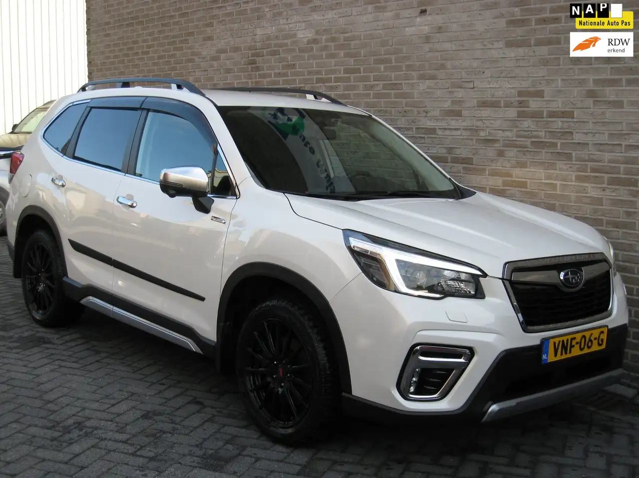 Subaru Forester 2.0 AWD Comfort - 1eig! - Grijs Kenteken - Achteru — photo 1 of 29