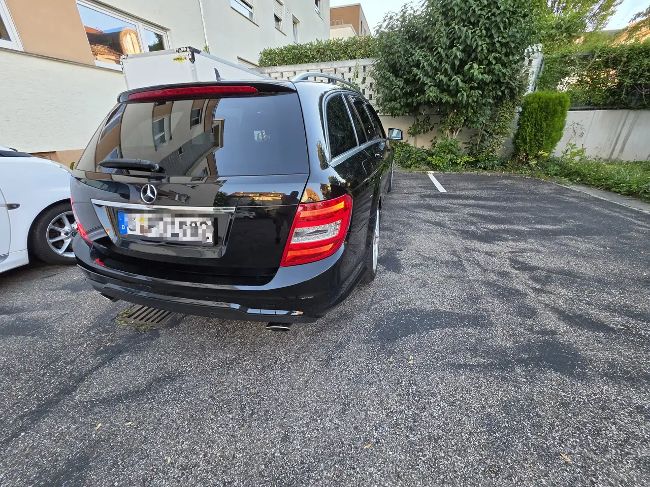 Mercedes-Benz C 350 T (BlueEFFICIENCY) 7G-TRONIC Avantgarde — photo 1 of 20