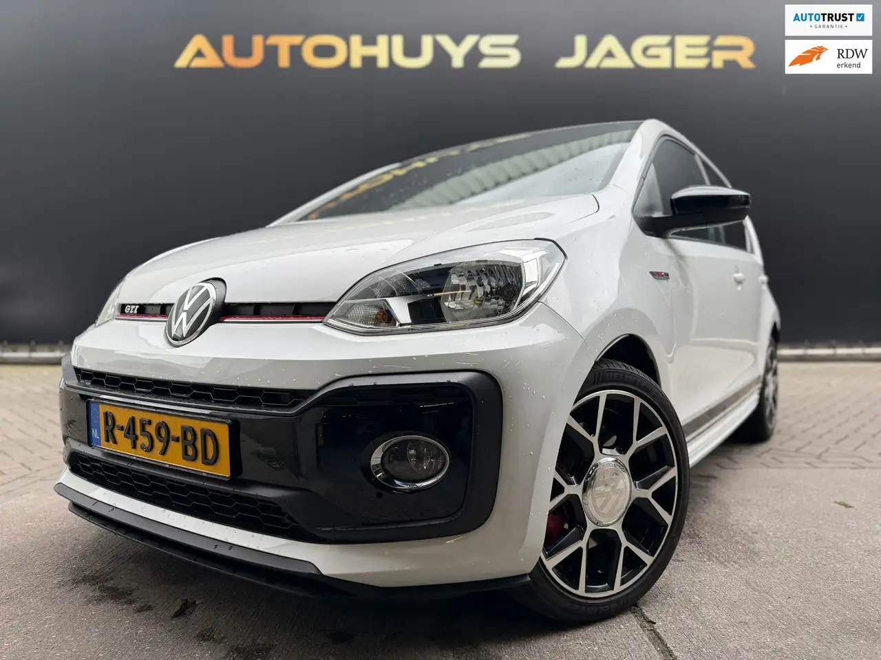 Volkswagen up! 1.0 TSI GTI Cruise Camera ParkSensor Stoel.Verwarm — photo 1 of 40