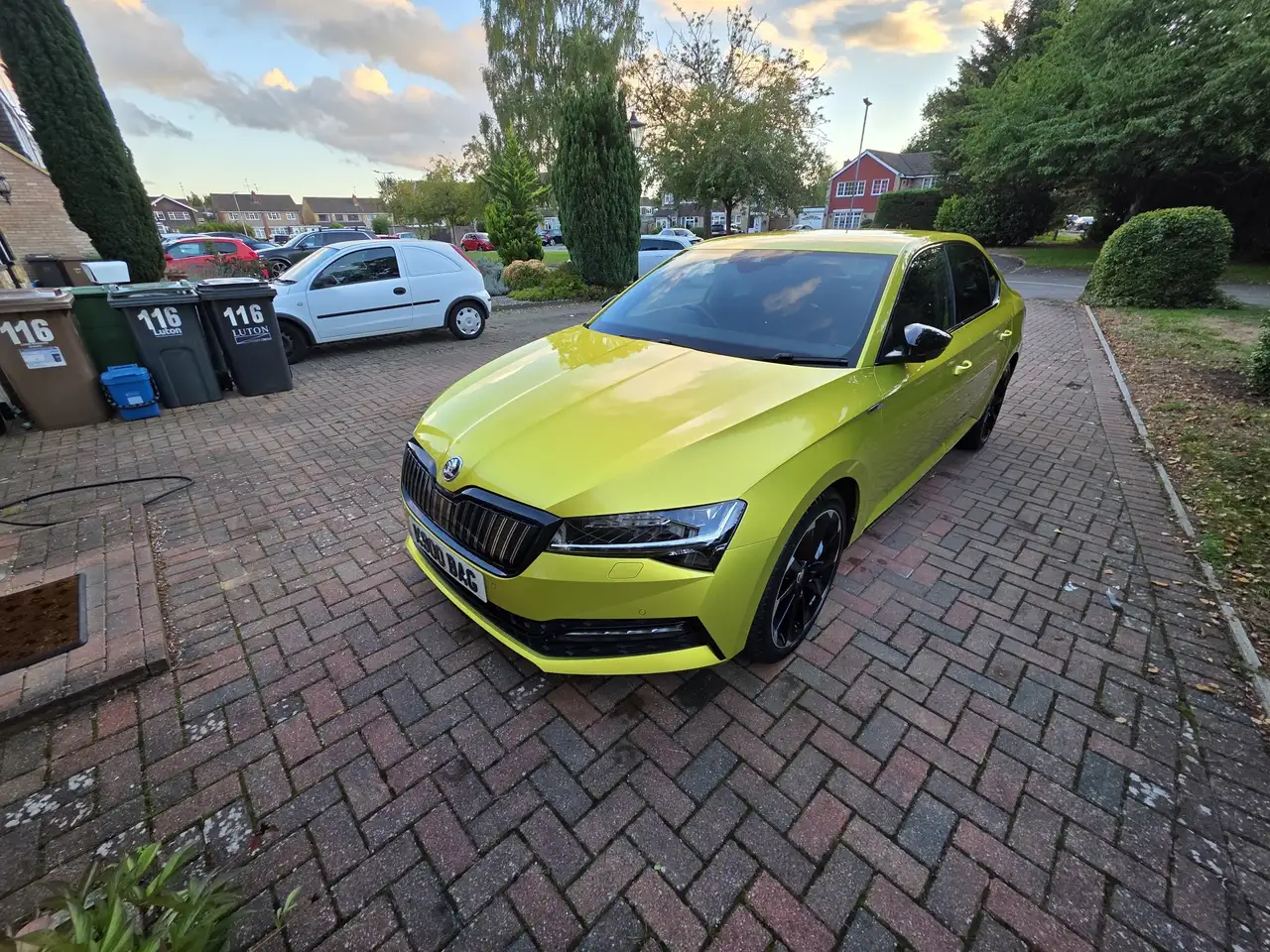 Skoda Superb 1.4 TSI iV DSG Sportline — photo 1 of 11
