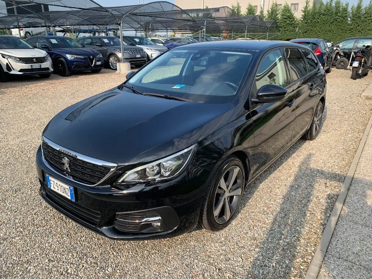 Peugeot 308 BlueHDi 130 S&S EAT8 SW Allure — photo 1 of 15