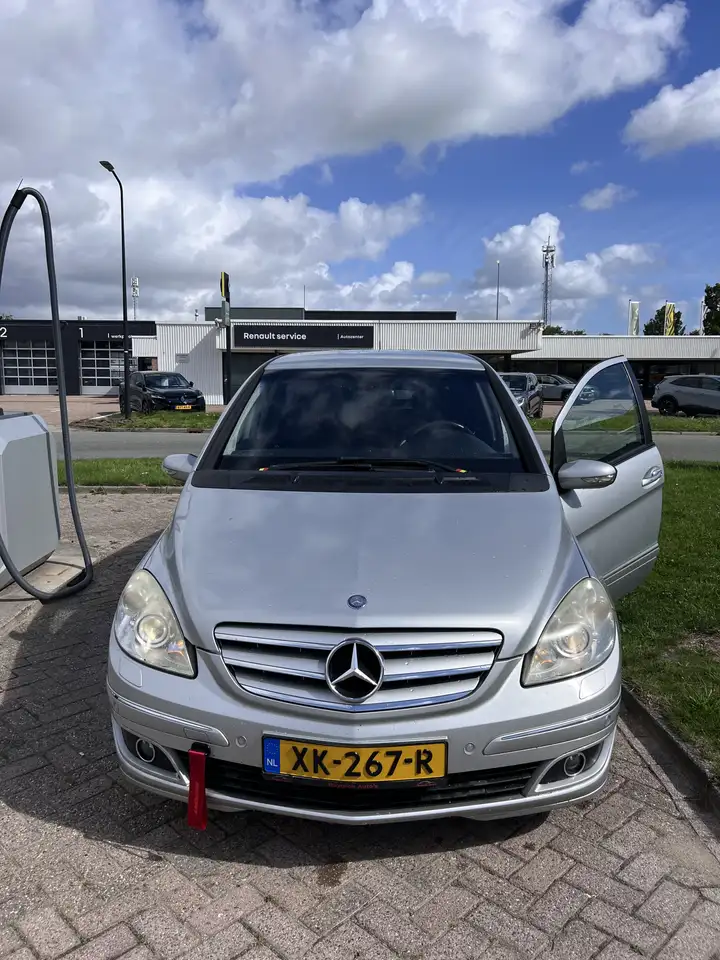 Mercedes-Benz B 200 Turbo Autotronic — photo 1 of 20
