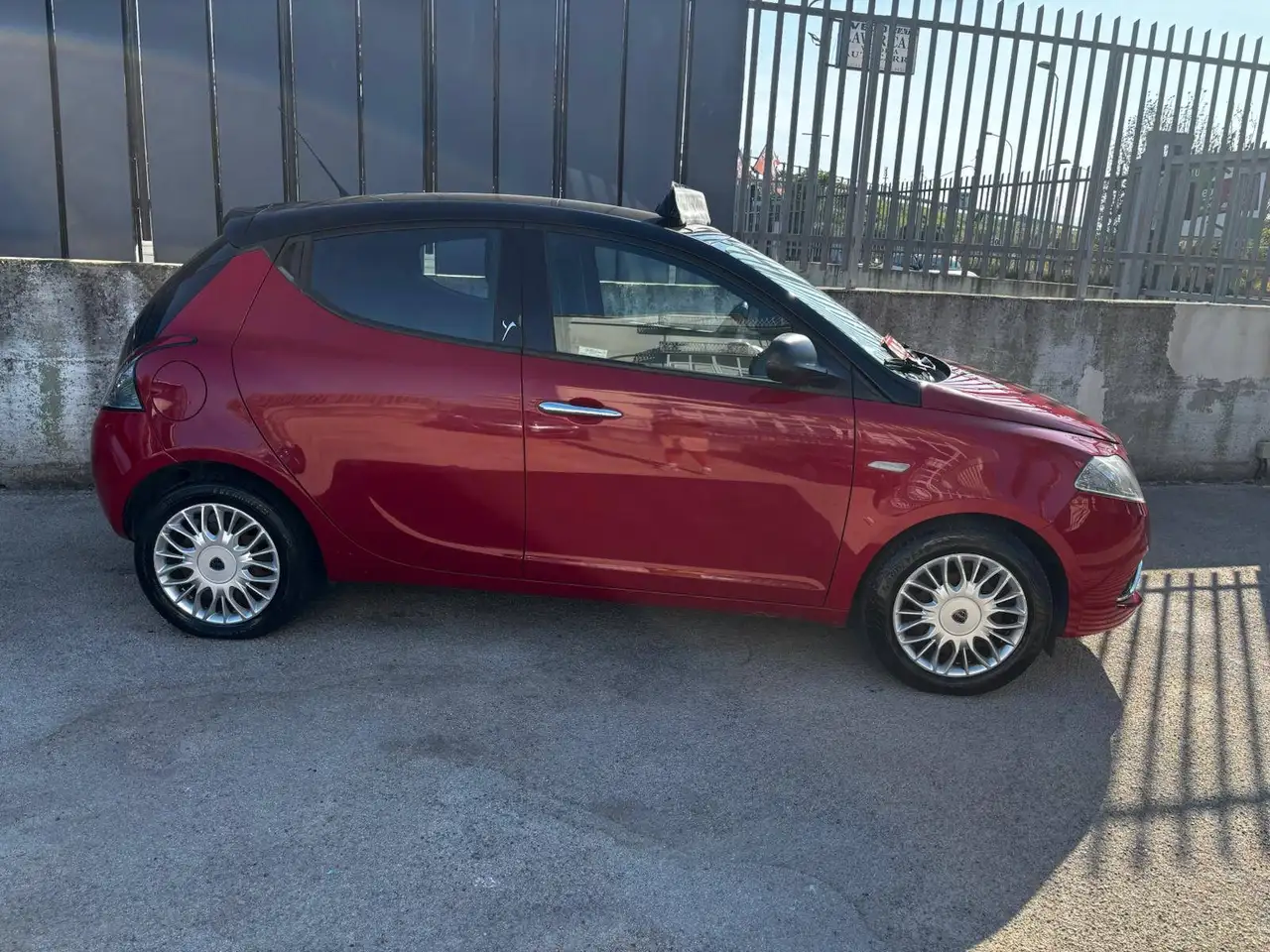 Lancia Ypsilon Ypsilon III 2015 1.2 Opening edition 69cv — photo 1 of 11