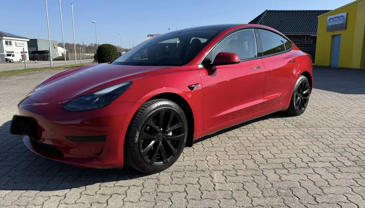 Tesla Model 3 Standard Range RWD Plus 57,5kWh — photo 1 of 20