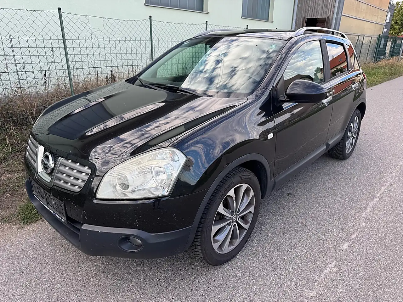 Nissan Qashqai 1,6 16V Acenta 2WD — photo 1 of 16