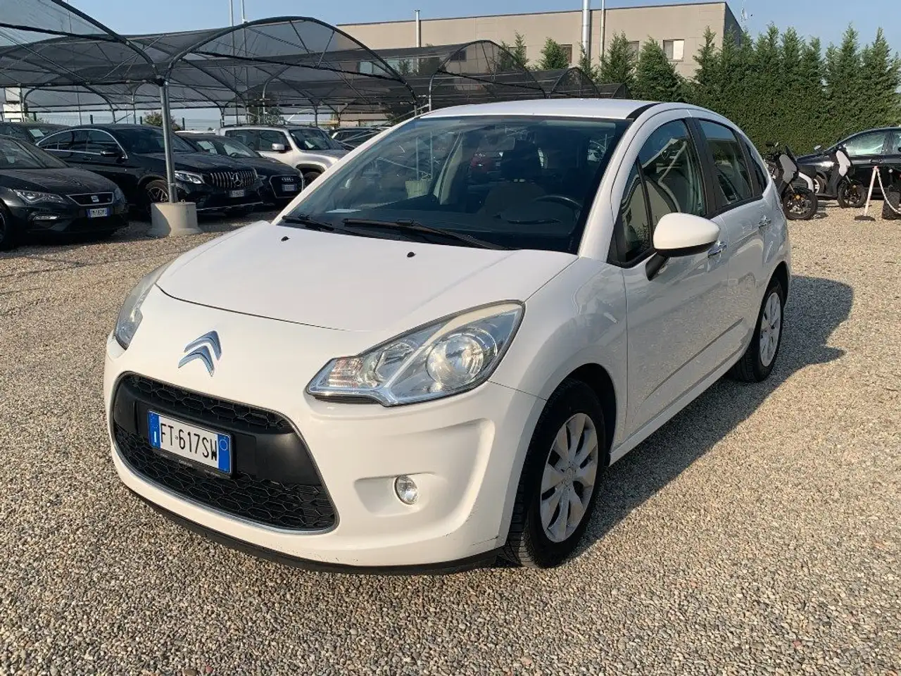 Citroen C3 1.1 Attraction — photo 1 of 13