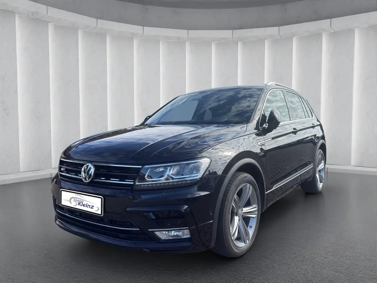 Volkswagen Tiguan Highline 4MOTION+R-LINE+LED+AHK+NAVI+PANO — photo 1 of 15