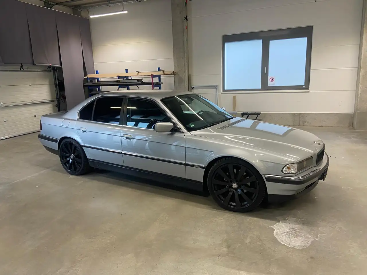 BMW 735 e38 735i — photo 1 of 5