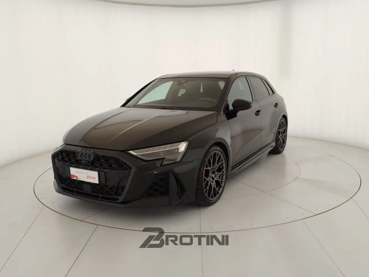 Audi RS TFSI quattro S tronic S.Back — photo 1 of 15