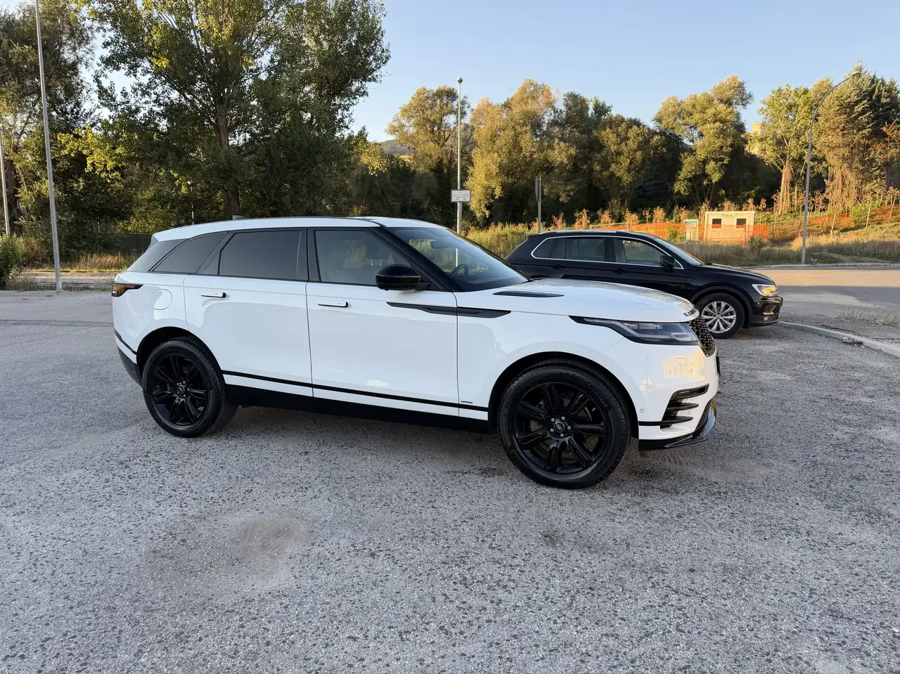Land Rover Range Rover Velar 2.0 td4 R-Dynamic S 180cv auto — photo 1 of 15