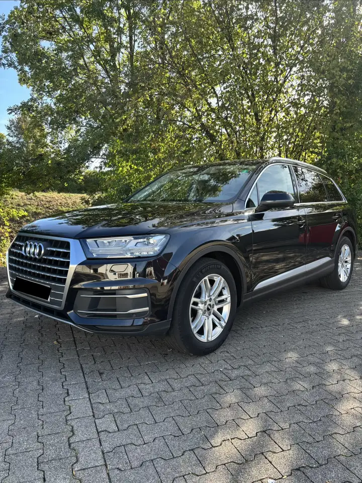 Audi Q7 e-tron 3.0 TDI quattro — photo 1 of 13