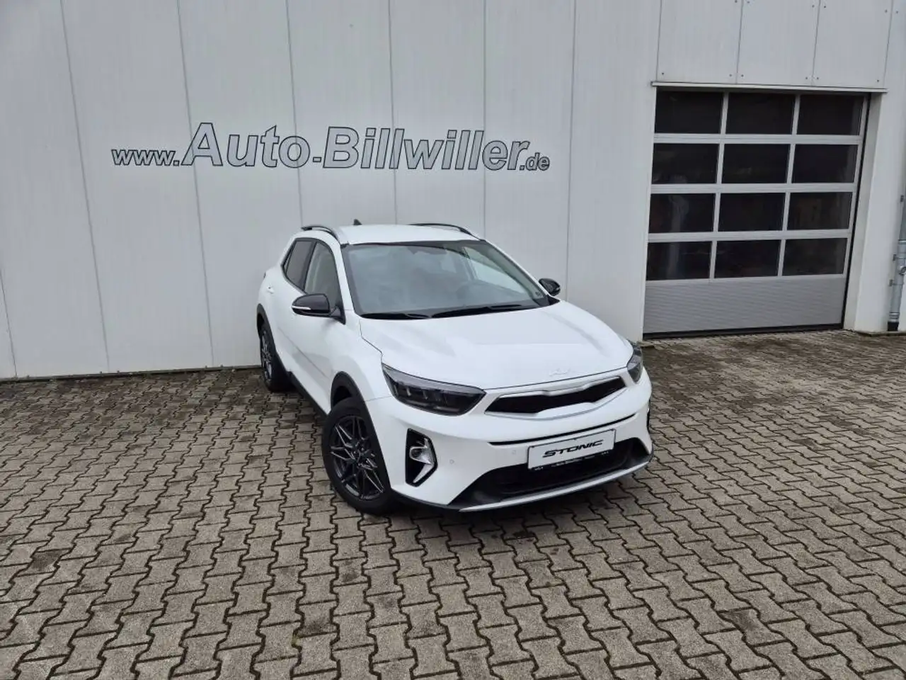 Kia Stonic 1.0 T-GDI (100 PS) MHEV Nightline — photo 1 of 15