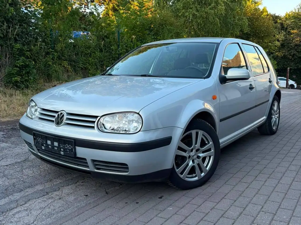 Volkswagen Golf Golf 1.6 # Automatik — photo 1 of 15