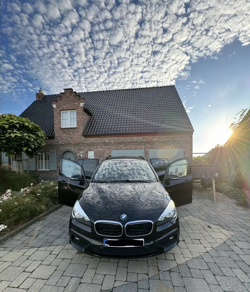 BMW 218 Gran Tourer dA — photo 1 of 12