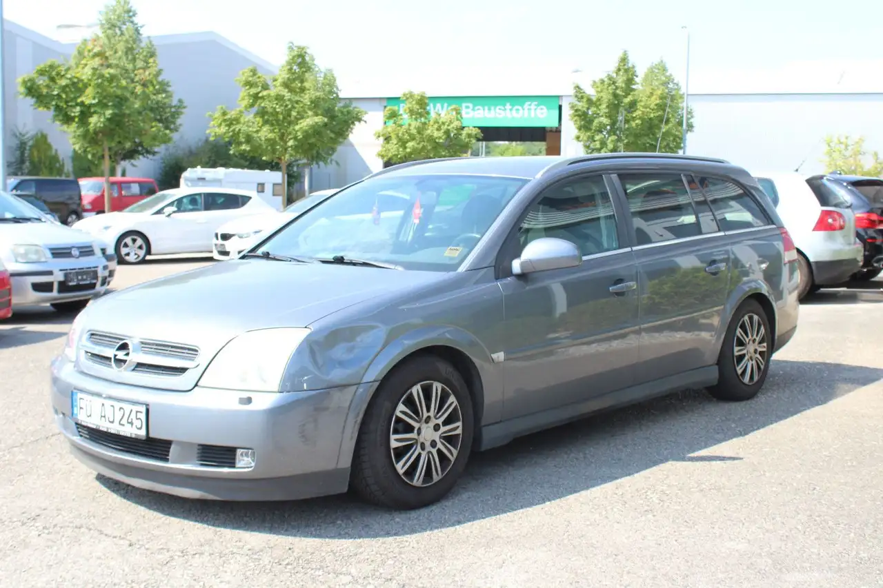 Opel Vectra Caravan 2.2 Direct Elegance — photo 1 of 16