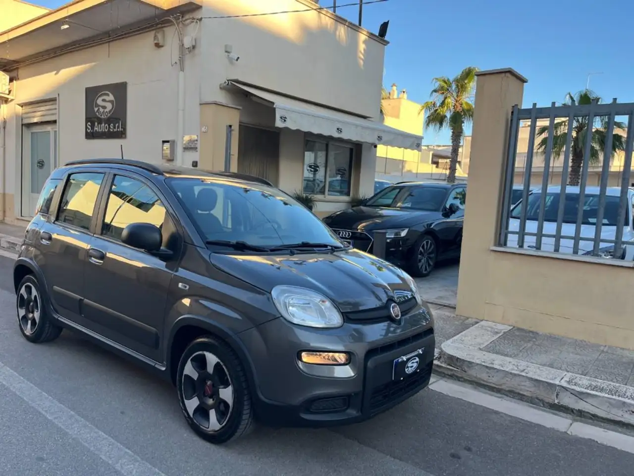 Fiat Panda 1.0 Hybrid City Life — photo 1 of 15