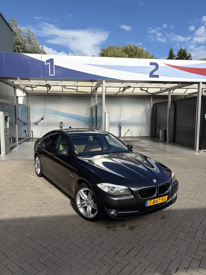 BMW 550 550xi High Executive — photo 1 of 9