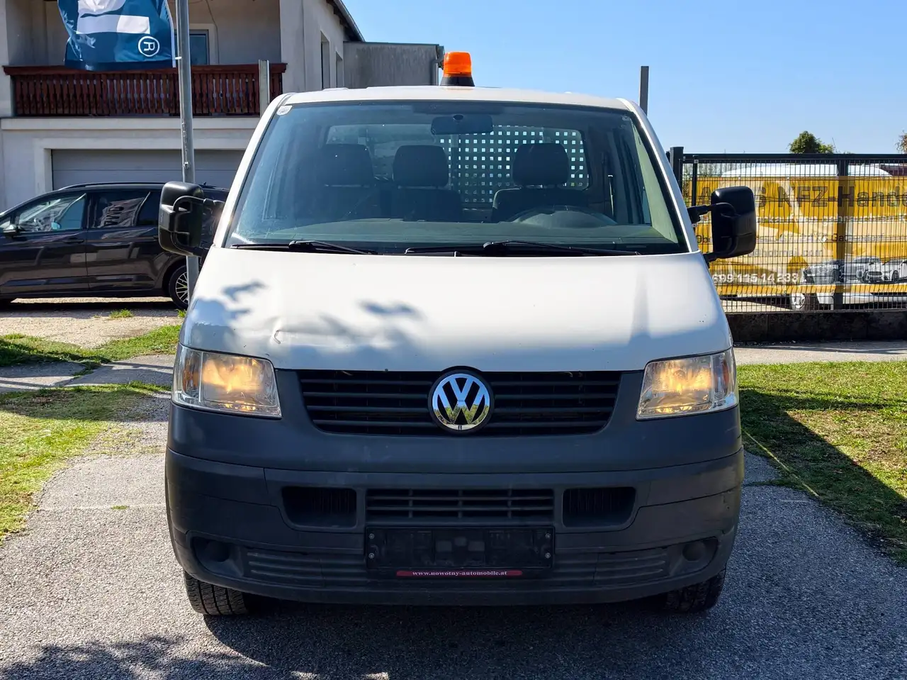 Volkswagen T5 Transporter Pritsche lang — photo 1 of 11