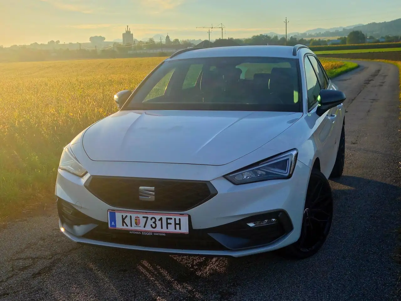 SEAT Leon Leon SP FR 2,0 TDI FR — photo 1 of 19