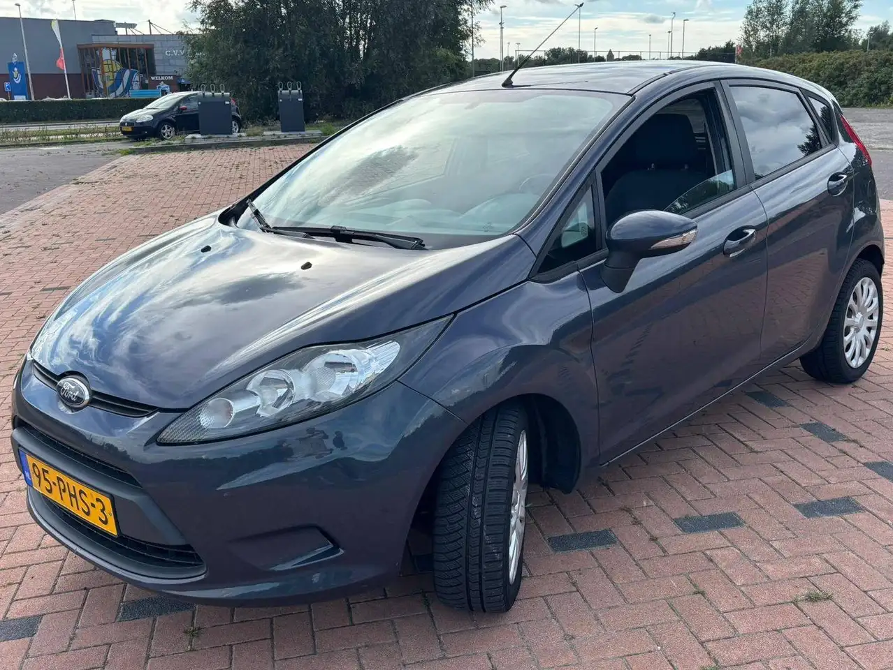 Ford Fiesta Fiesta 1.25 Limited — photo 1 of 14