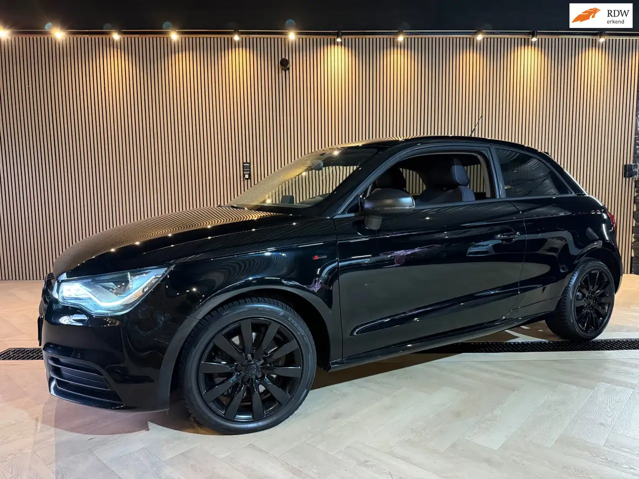 Audi A1 1.4 TFSI S-Line | Black on Black | Bluetooth | LED — photo 1 of 18