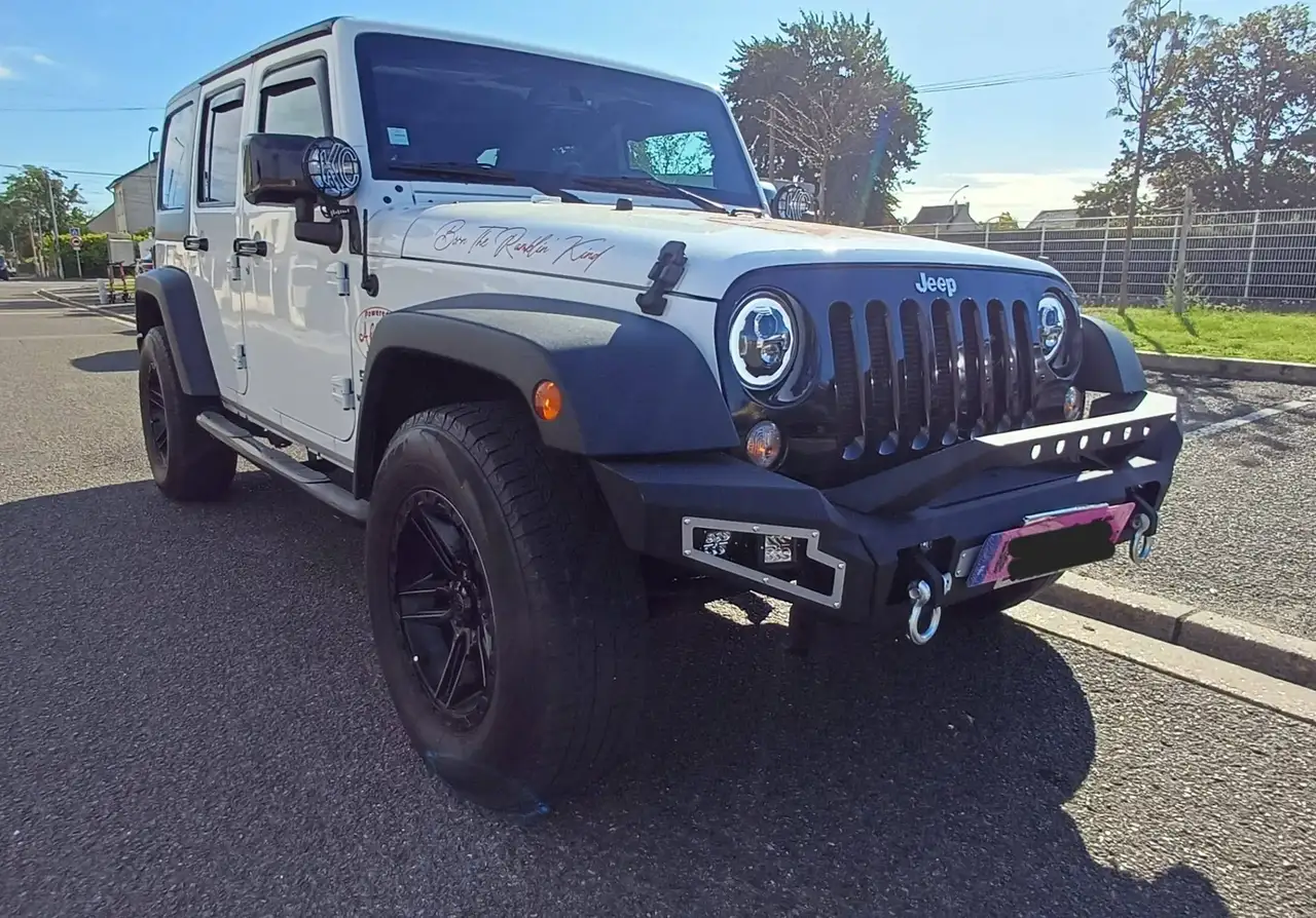 2017 Jeep Wrangler Wrangler V6 3.6 Pentastar 284 Unlimited-4x4 Command Trac BVA Night Eagle, photograph 3