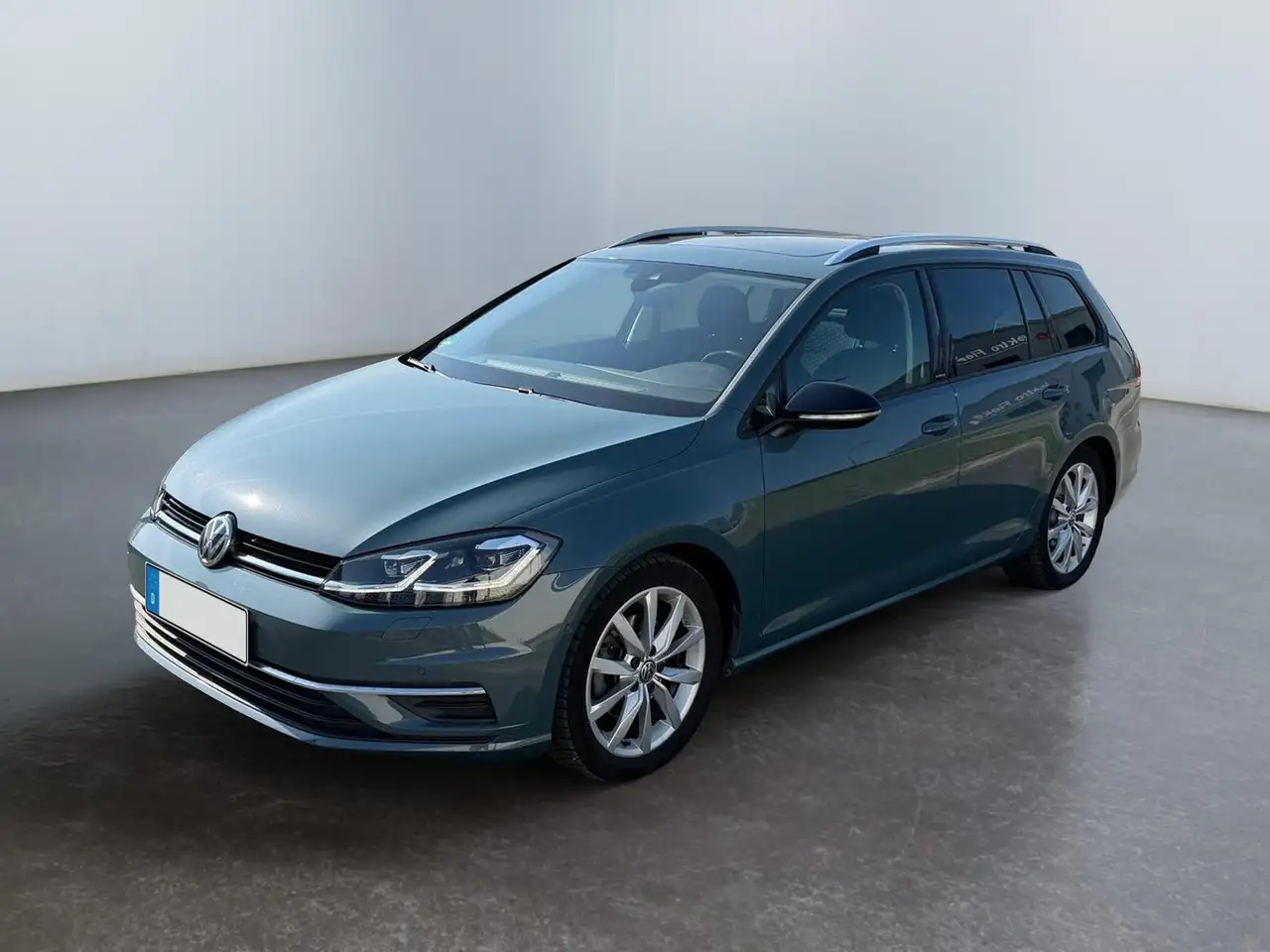 Volkswagen Golf Variant VII 1.5 TSI Highline IQ.DRIVE DSG PANO ... — photo 1 of 15