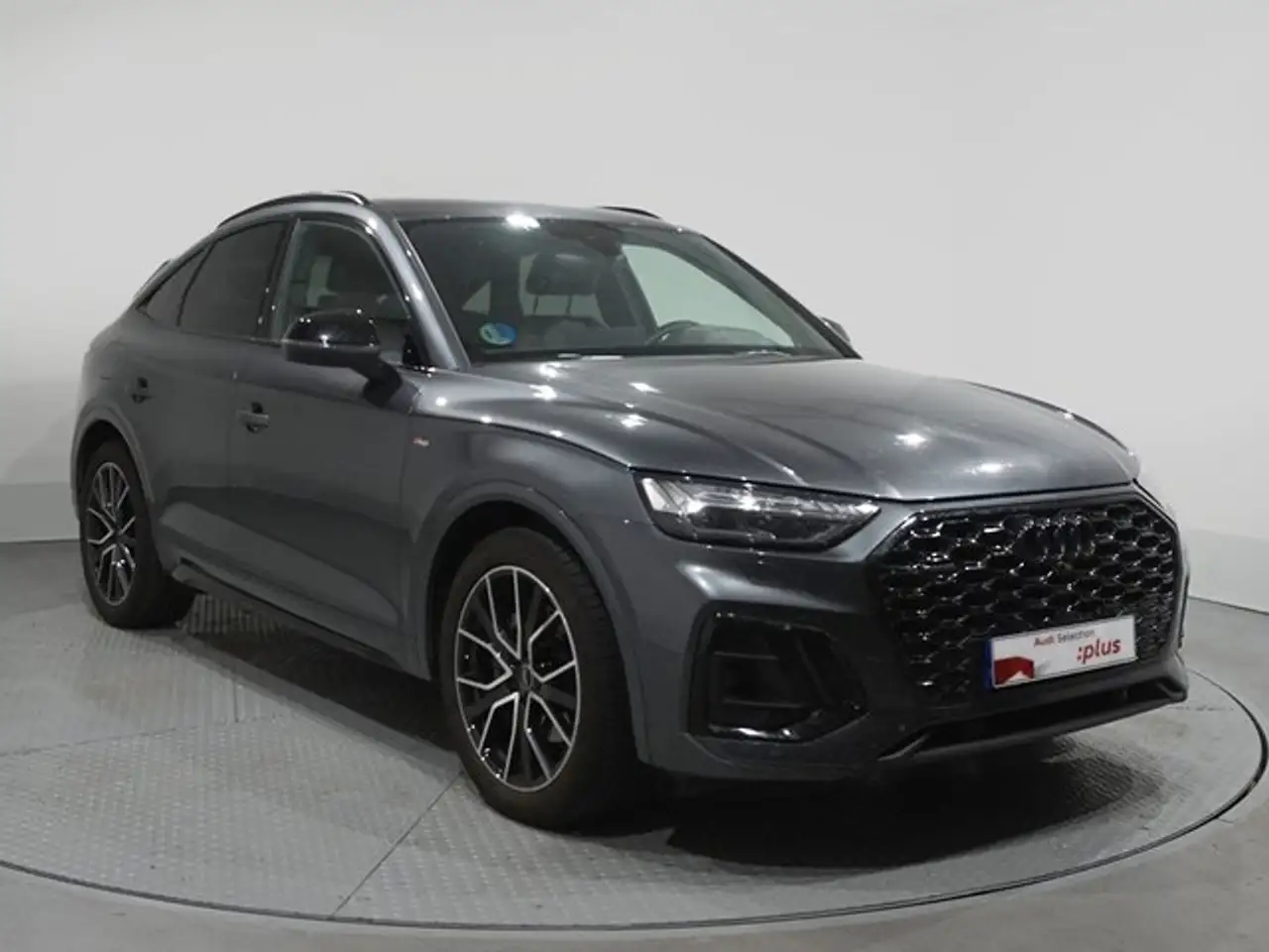 Audi Q5 Sportback 40 TDI quattro-ultra Black line S tronic — photo 1 of 12