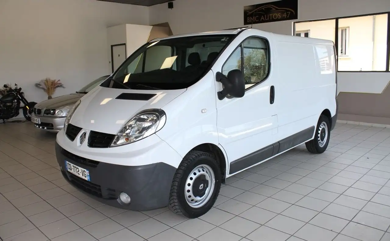Renault Trafic L1 H1 2.0 DCI 90ch Grand Confort 1200kg ( Bluetooth, Climatisation, Protection Alu ) — photo 1 of 10