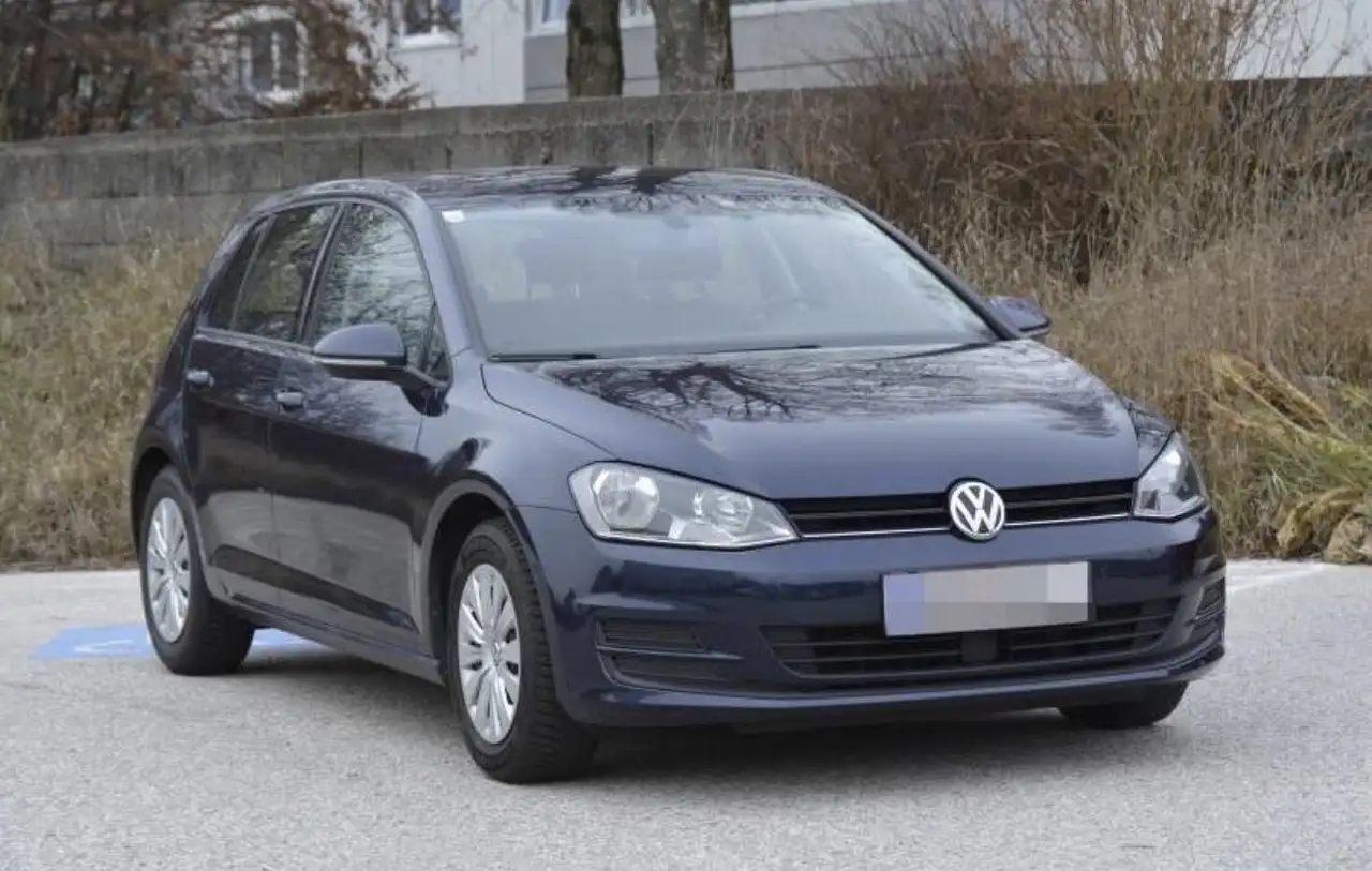 Volkswagen Golf 1,6 BMT TDI — photo 1 of 9