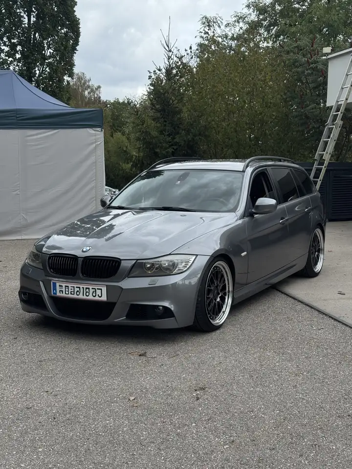 BMW 318 318d Touring Österreich-Paket — photo 1 of 15