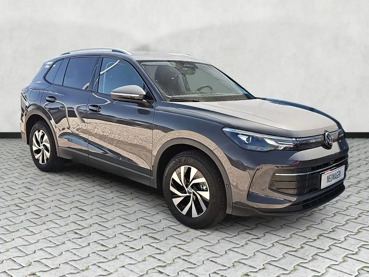 Volkswagen Tiguan 1.5 eTSI 110 kW Life DSG / ACC AreaView 110 kW ... — photo 1 of 14