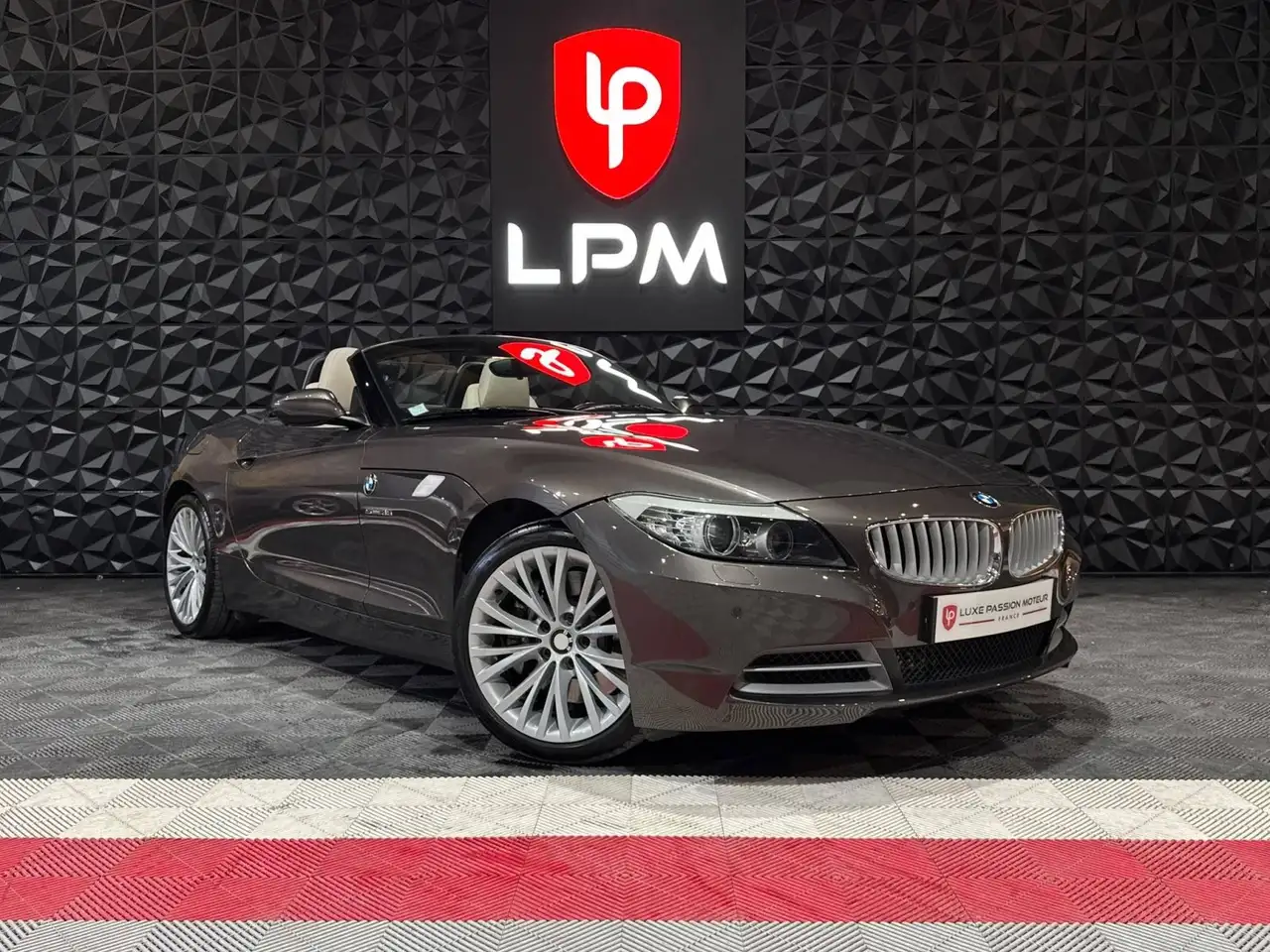 BMW Z4 II (E89) sDrive 35i Luxe DKG — photo 1 of 39