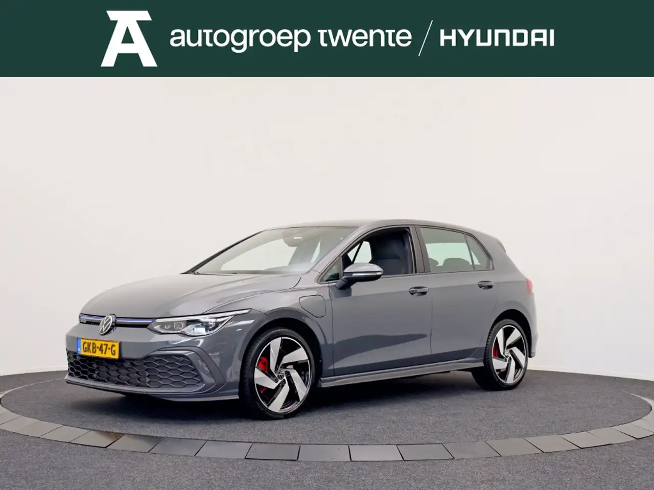 Volkswagen Golf GTE 1.4 eHybrid | IQ LED | 18" | Stoelverwarming — photo 1 of 40