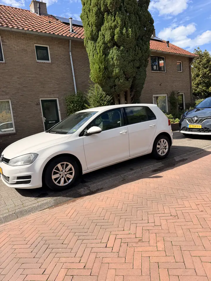Volkswagen Golf 1.2 TSI BlueMotion Technology Comfortline — photo 1 of 11
