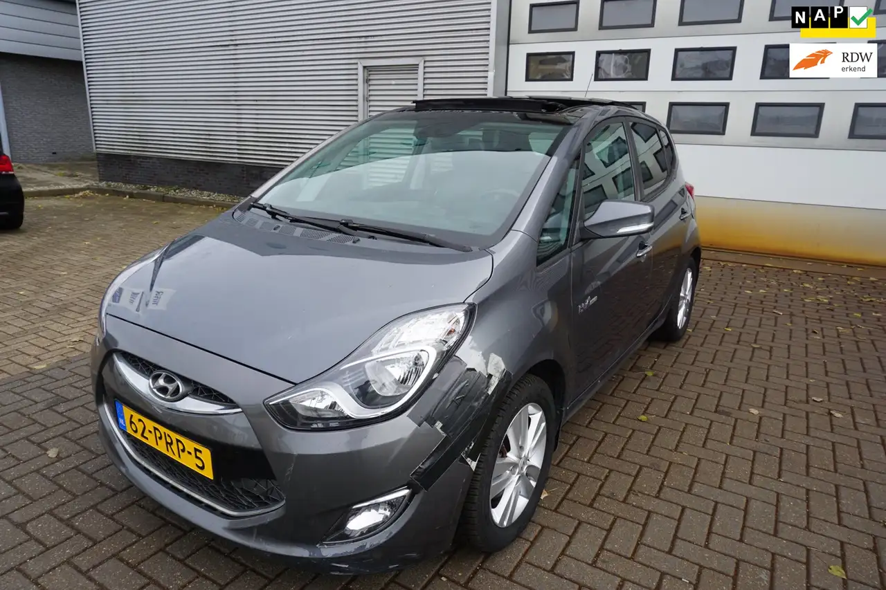 Hyundai iX20 1.6i i-Catcher / PANO / AIRCO /NAP — photo 1 of 16
