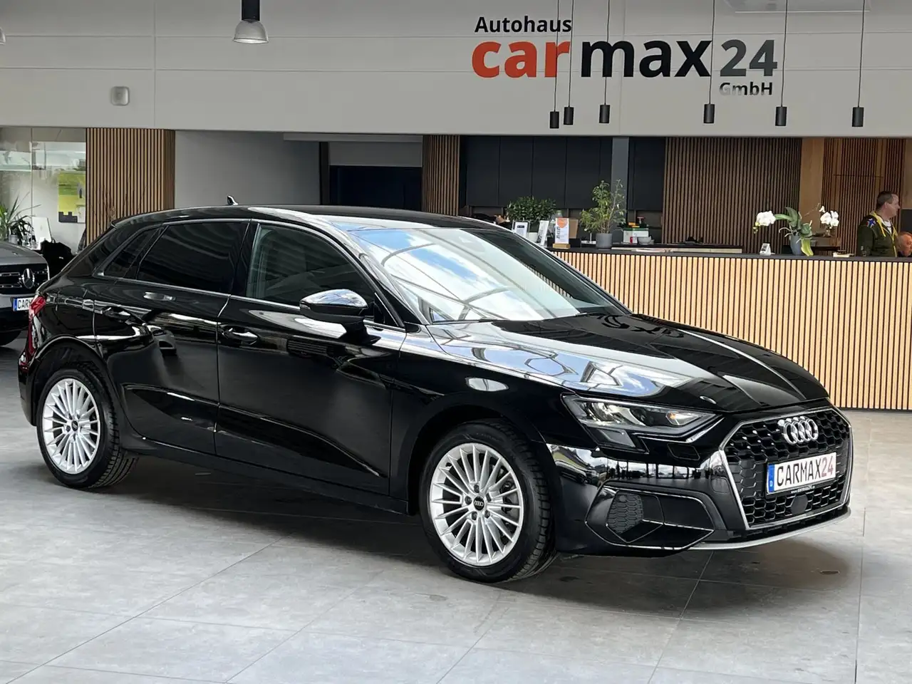 Audi A3 30 TFSI advanced S-Line CarPlay Navi PDC ACC — photo 1 of 15