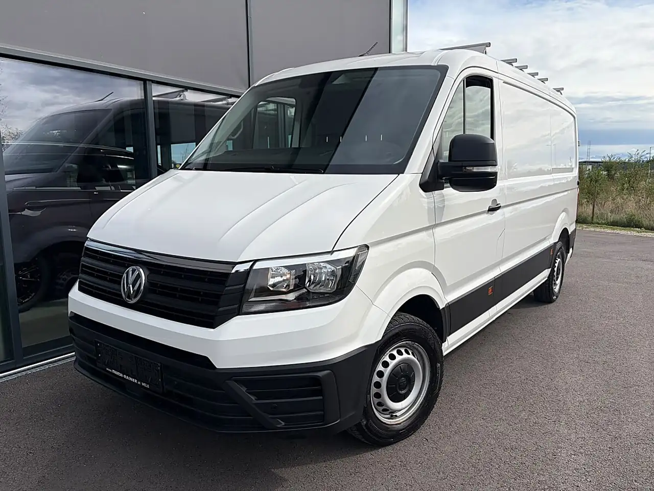 Volkswagen Crafter 35 Kasten MR L3H2 2,0-I-TDI / Anhängerk... — photo 1 of 14