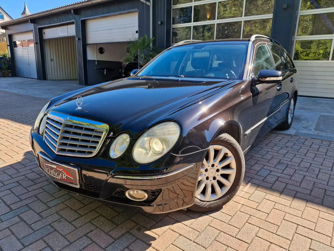 Mercedes-Benz E 200 Komp. T-Modell 2.Hand Automatik Xenon — photo 1 of 18