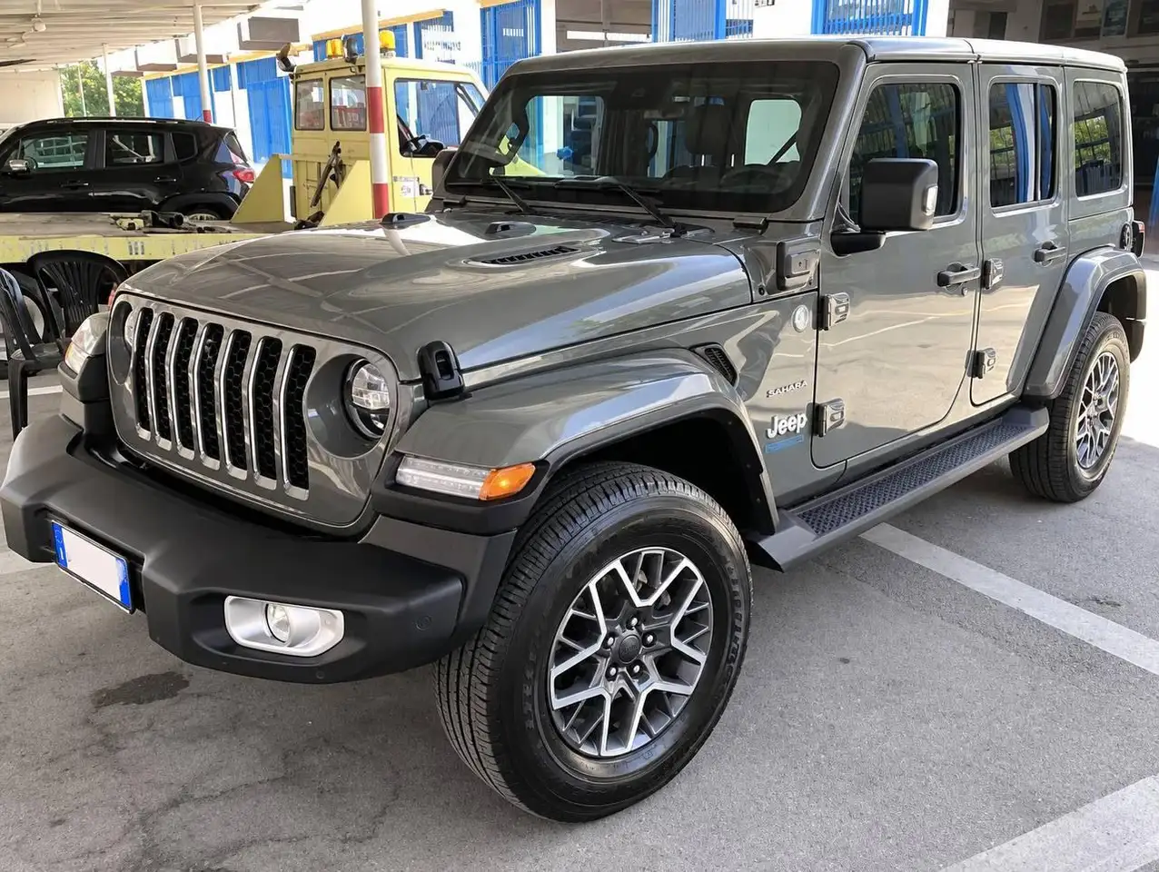 Jeep Wrangler Unlimited 2.0 PHEV ATX 4xe Sahara — photo 1 of 7