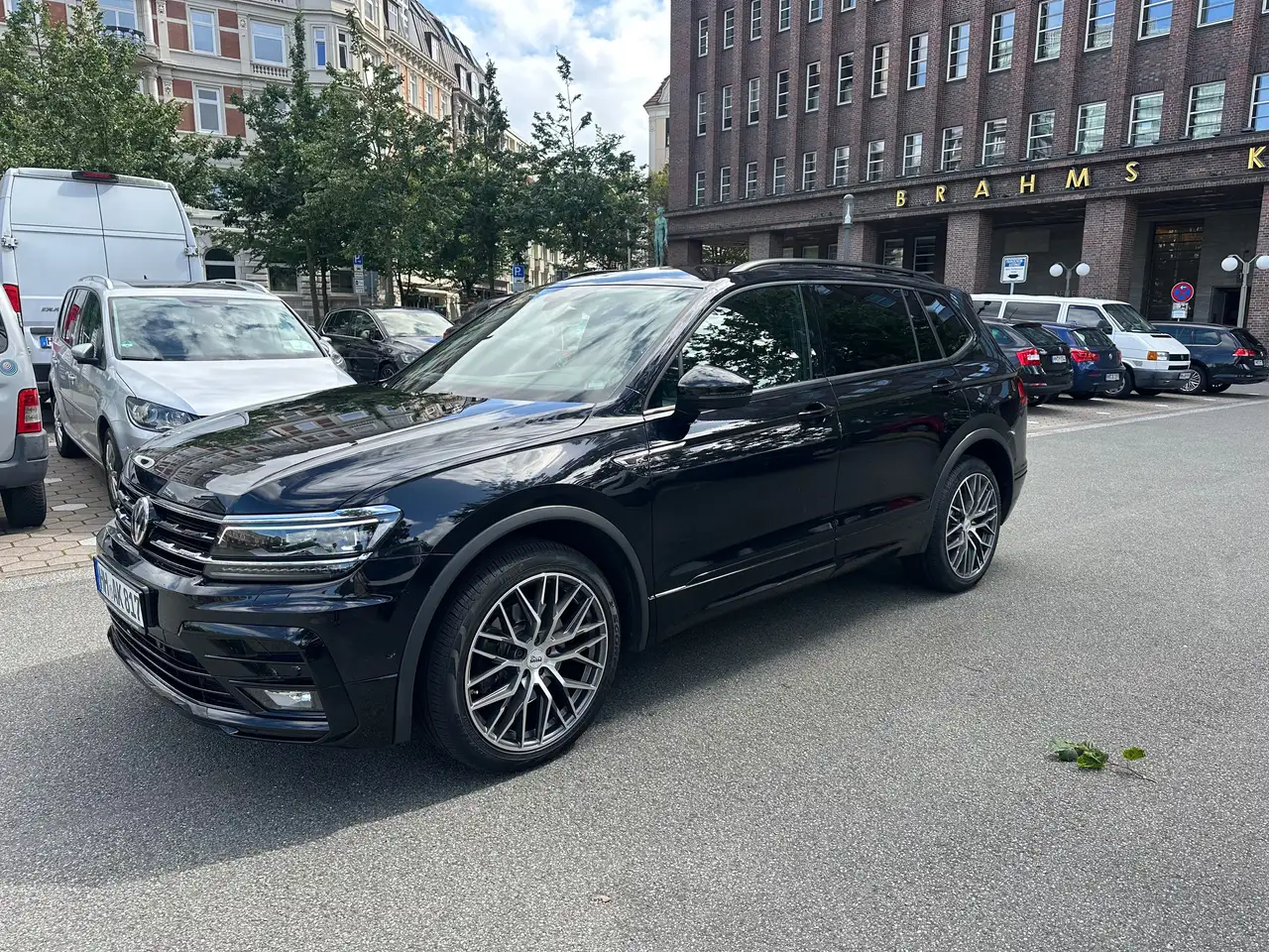 Volkswagen Tiguan Allspace Tiguan Allspace 2.0 TDI SCR 4Motion DSG R-Line — photo 1 of 27