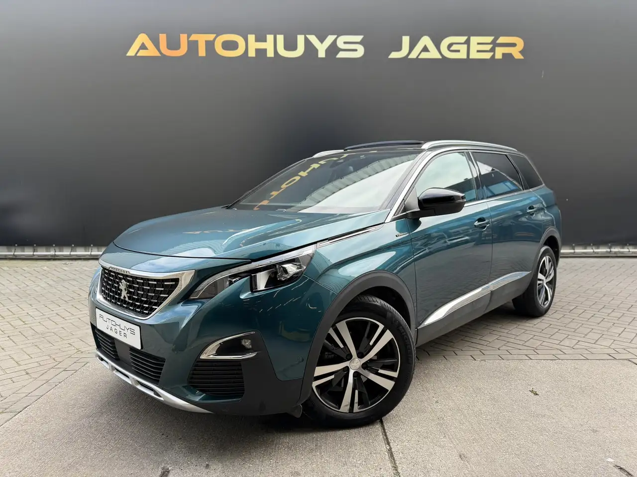 Peugeot 5008 1.2 PureTech GT-Line Panorama Camera Carplay 7p. — photo 1 of 40