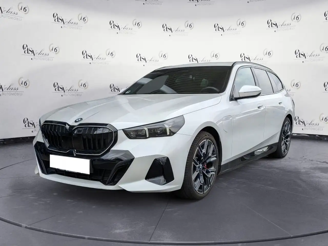 BMW 530 530e xDrive M Sport Gancio Tetto Pelle Harman Kardon — photo 1 of 12