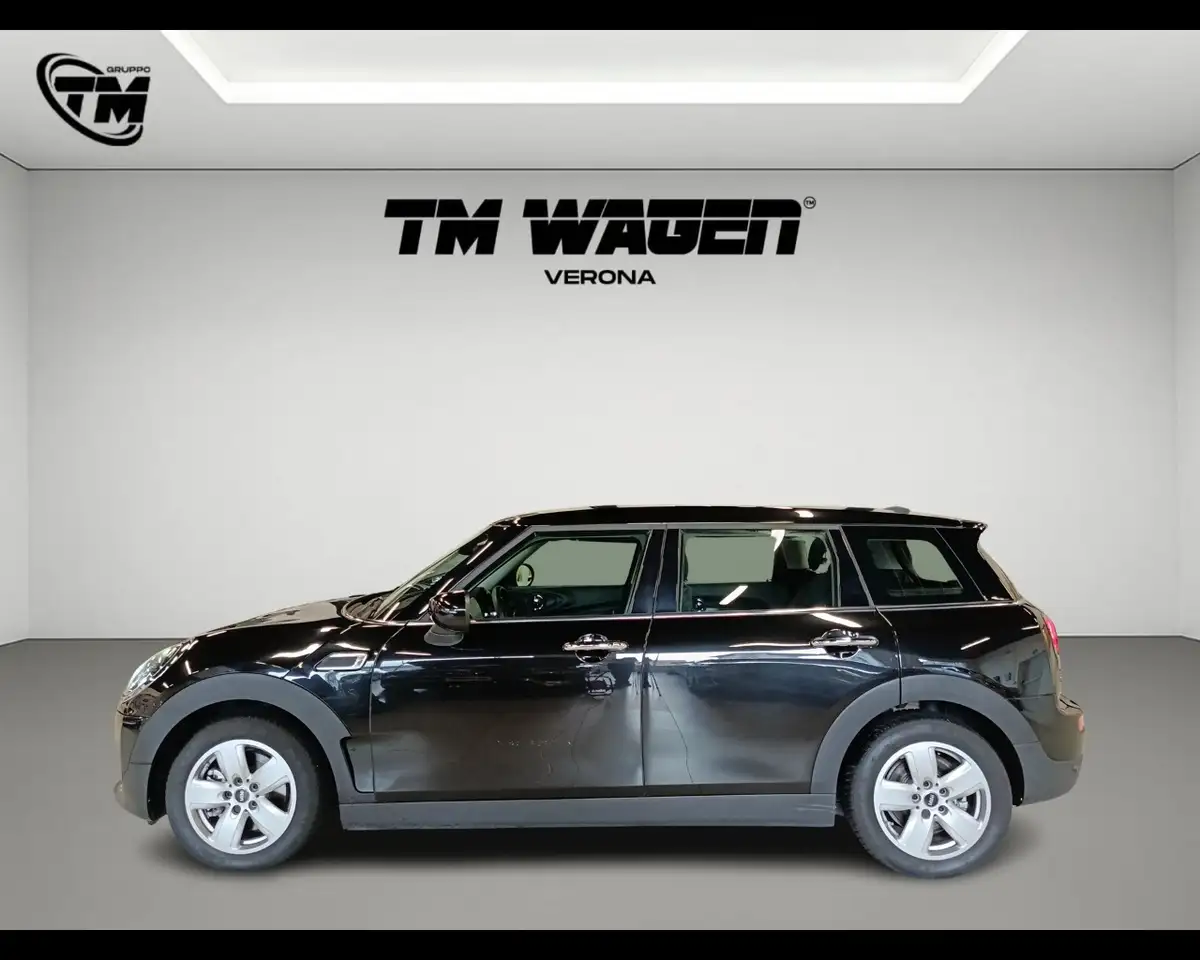 2021 MINI Cooper D Clubman 2.0 Cooper D Business Clubman, photograph 2